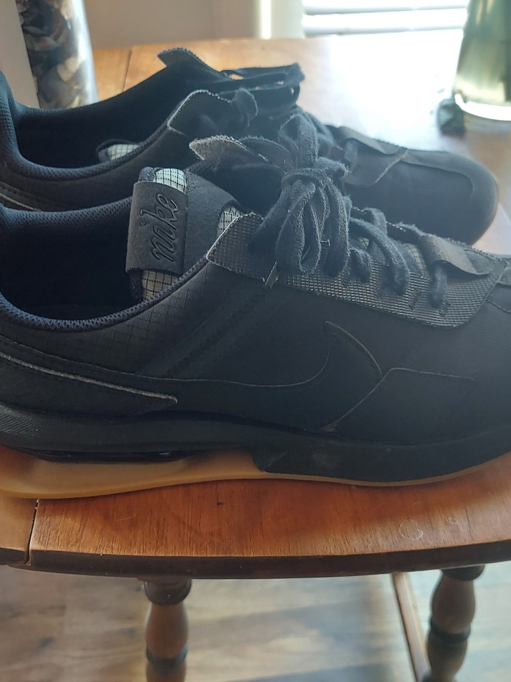 Nike Men’s Black Low-Top Sneakers with Gum Outsole